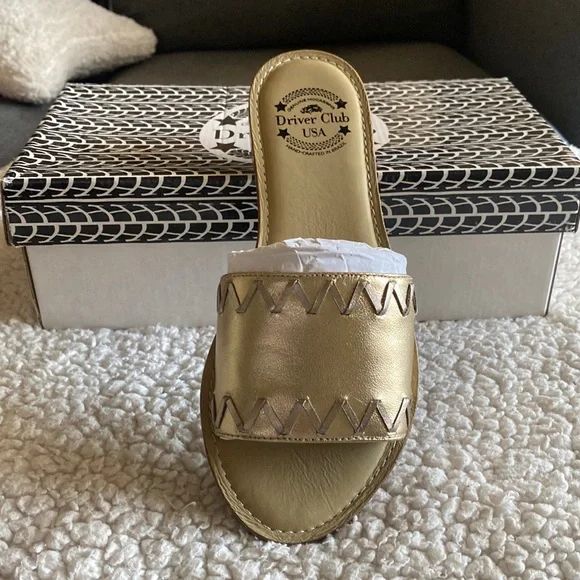 Womens size 8.5 gold driver club sandals - Picture 1 of 3